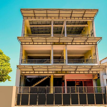 Super Oyo 1759 Family Residence Kediri  Exterior foto